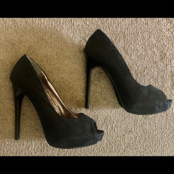 Shiny black high heels - Picture 3 of 6